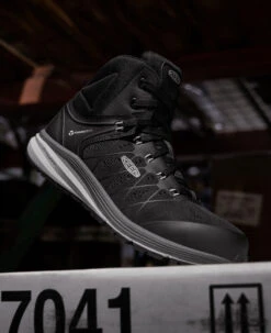 Keen Women's Vista Energy Mid (Carbon-Fiber Toe) | Vapor/Black 15 Keen Women's Vista Energy Mid (Carbon-Fiber Toe) | Vapor/Black -Keen Store 1025220 PDP RightImage