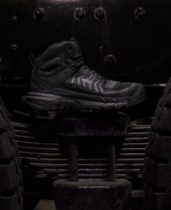 Keen Men's Kansas City Mid (Carbon-Fiber Toe) | Black/Gun Metal -Keen Store 1025617 PDP LeftImage