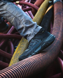 Keen Men's Kansas City Waterproof Mid (Carbon-Fiber Toe) | Black/Gun Metal -Keen Store 1025695 PDP LeftImage