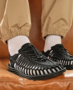 Keen Men's UNEEK | Tortoise Shell/Red Carpet 14 Keen Men's UNEEK | Tortoise Shell/Red Carpet -Keen Store MUNEEKOGLifestylePDPLeft 1 89f9fb55 dff9 439f a991 d6e7cf727a7c