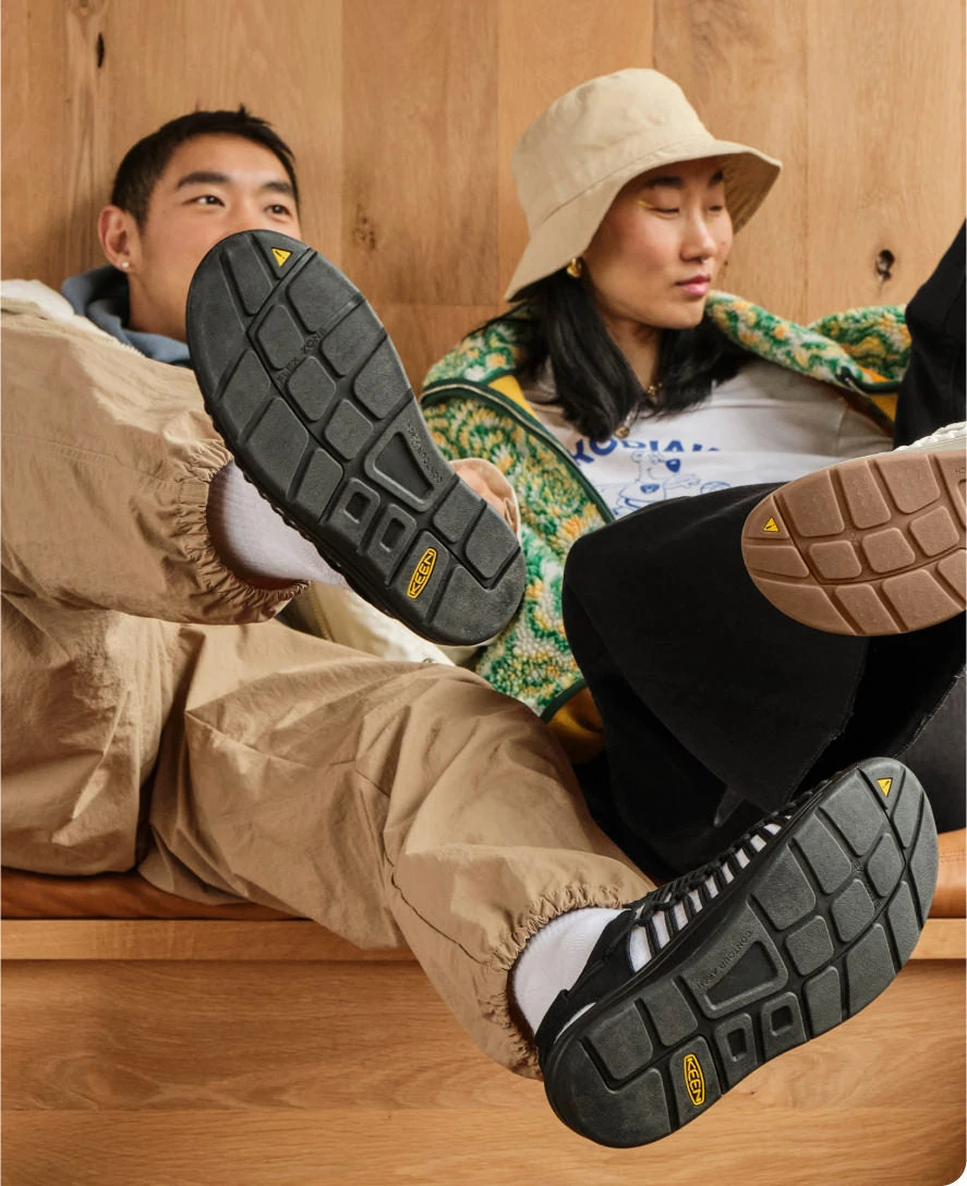 Keen Men's UNEEK | Tortoise Shell/Red Carpet 9 Keen Men's UNEEK | Tortoise Shell/Red Carpet - Image 7