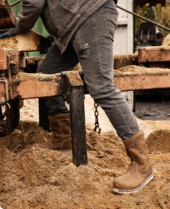 Keen Men's Cincinnati Wellington (Carbon-Fiber Toe) | Belgian/Sandshell -Keen Store SDD 505 PDP Cincinnati 1026366 Left Image