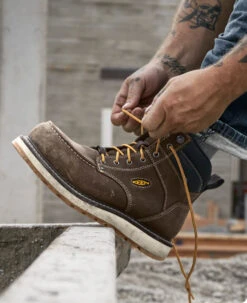 Keen Men's Cincinnati 6" Waterproof Boot (Carbon-Fiber Toe) | Dark Chocolate/Sandshell 15 Keen Men's Cincinnati 6" Waterproof Boot (Carbon-Fiber Toe) | Dark Chocolate/Sandshell -Keen Store SDD 505 PDP Cincinnati 1026885 Right Image