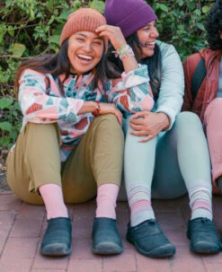 Keen Women's Howser III Slide | Light Gray Wool/Vapor -Keen Store WHowserIIISlideLifestylePDPRight 95ab2fb0 bd6d 49c3 9d6e 92b5776e733d